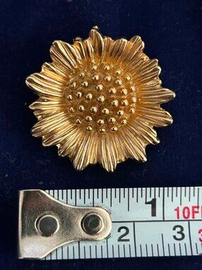 Vintage 1" Gold Tone Sunflower Brooch Pin